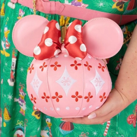 24HR DROP ⬇️ LF Stitch Shoppe Minnie Mouse Ornament crossbody & pin included - Picture 4 of 8